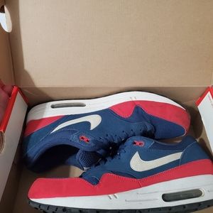 Air Max 1 Essential